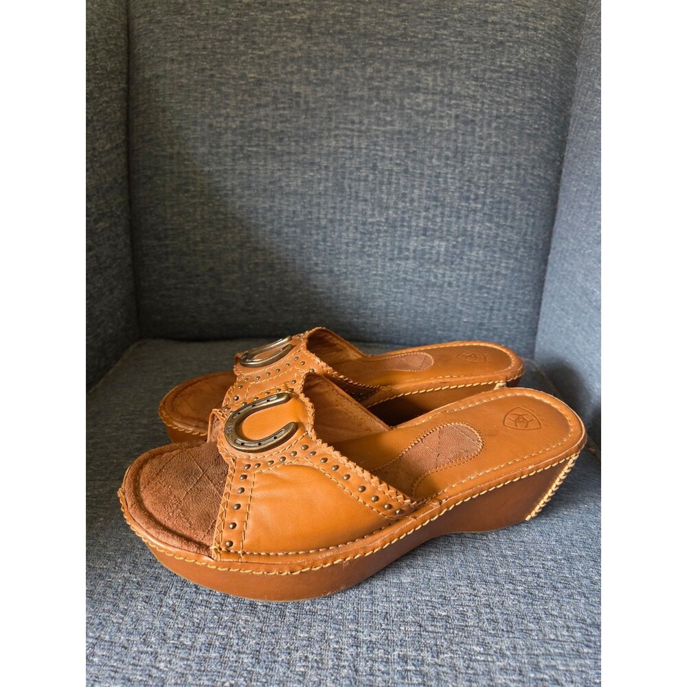 Ariat Women's Brown Leather Horseshoe Wedge Sandals w/ Stud Edging Size 9 - Picture 2 of 11